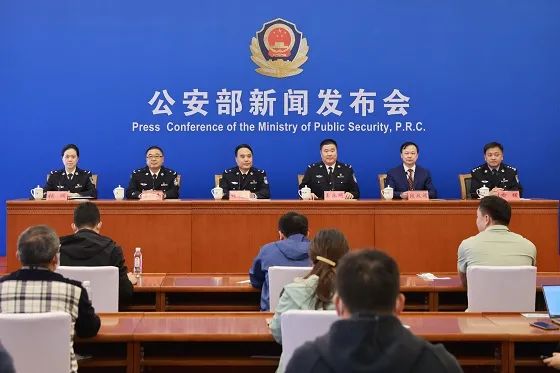 黄金城
：今年1-8月全国追回医保基金88.12亿元