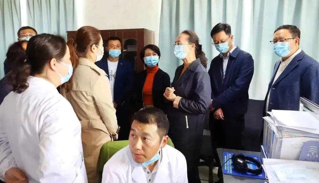 省医保局王艳君局长率队调研昭通市医保工作